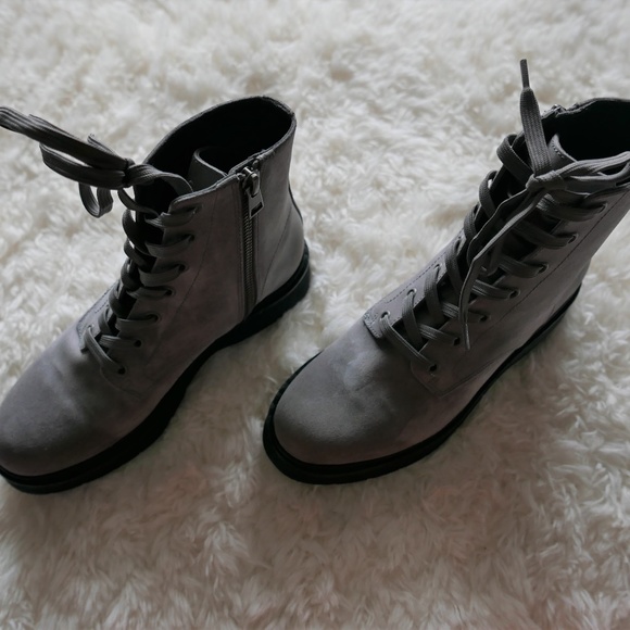 NWT Vince Monastir Lace-Up Suede Boot - Picture 2 of 8